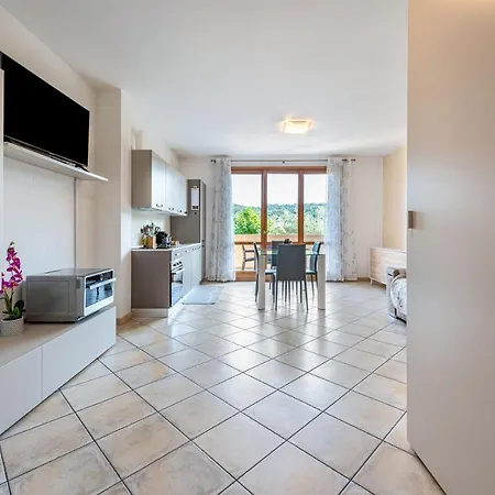 Apartman Kastel's House Roe